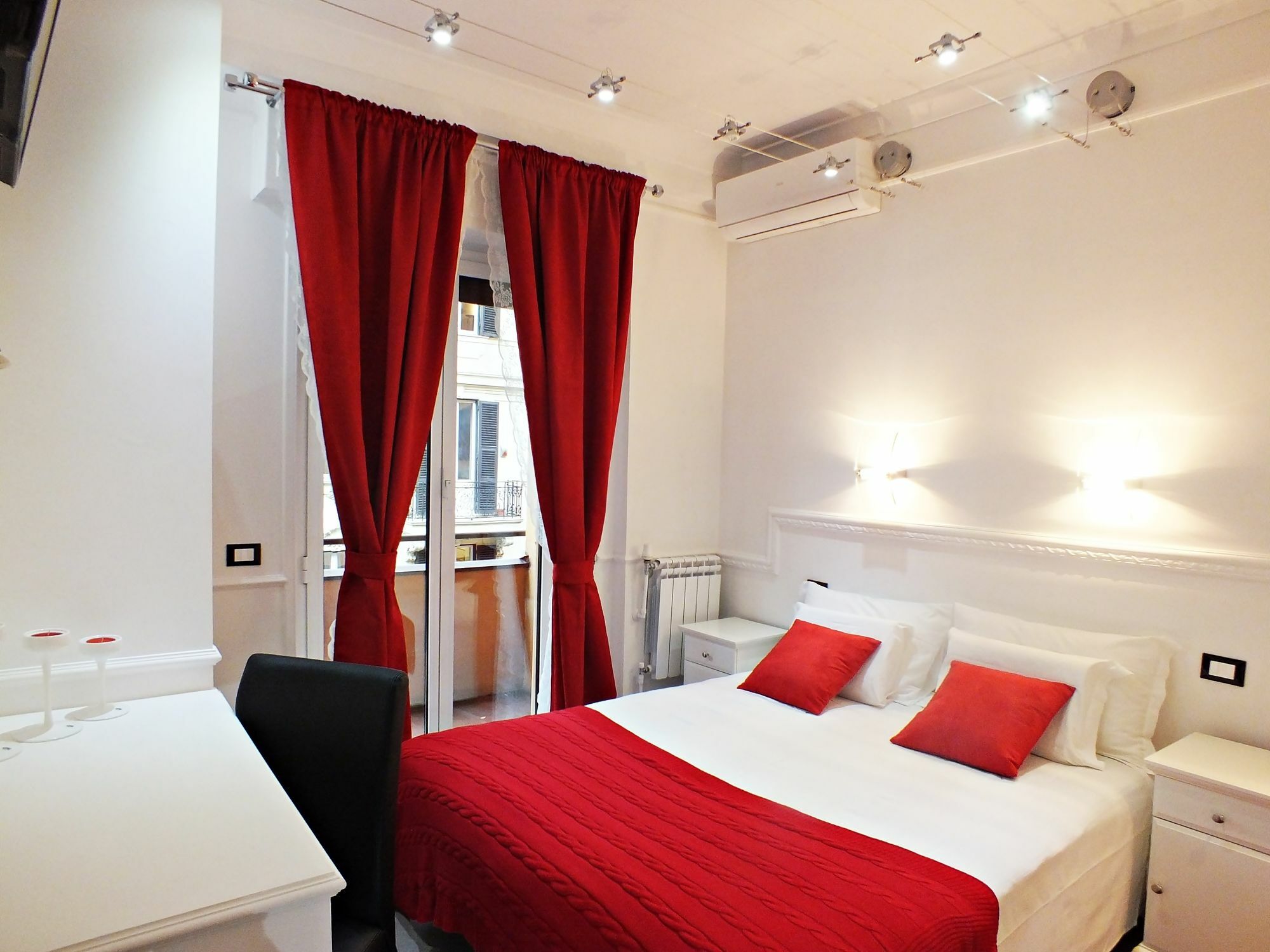 Le Petit Bijou Hotel Рим Екстериор снимка